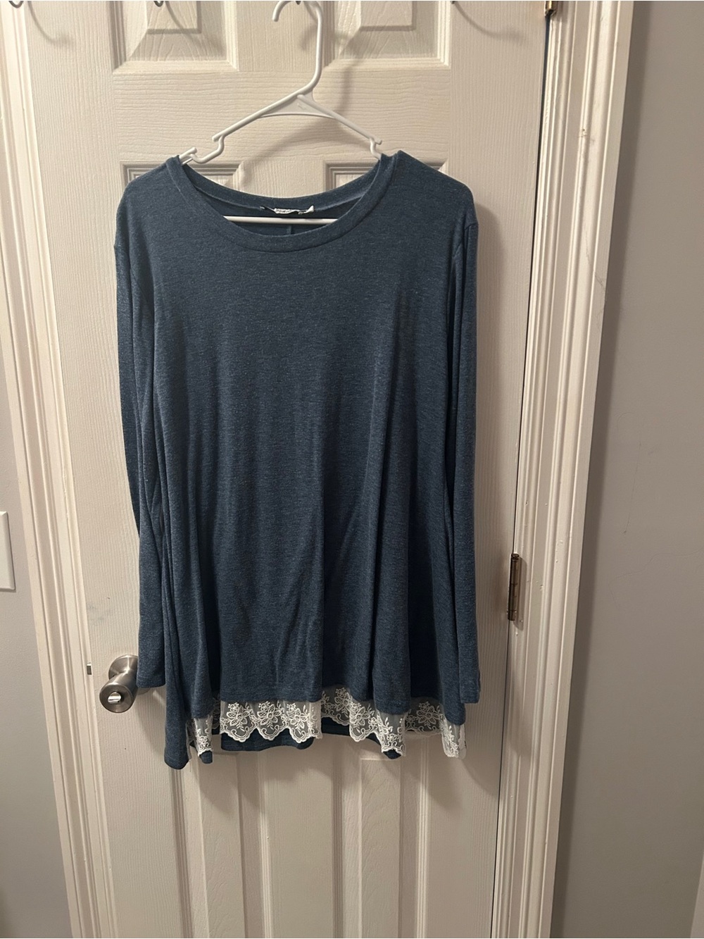 Lace-Hem Long Sleeve Tunic Top - Blue